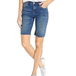 👖BLANKNYC Low Rise Stretchy Knee-Length Shorts - Size 25